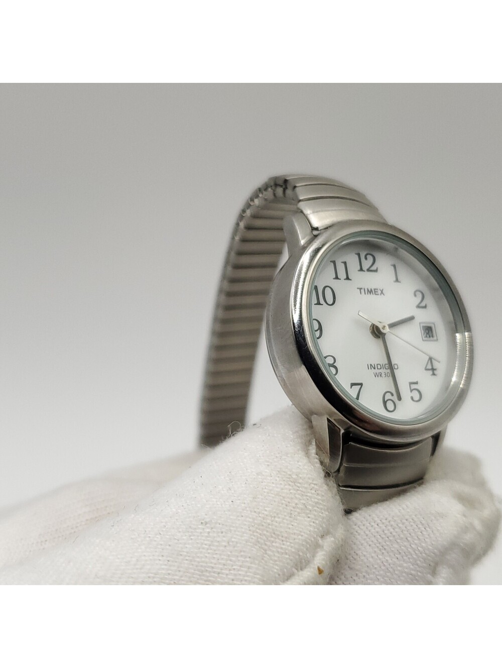 Timex Indiglo White Date Dial Womens Watch 25mm Silver Stretch Band New Battery - Picture 12 of 15